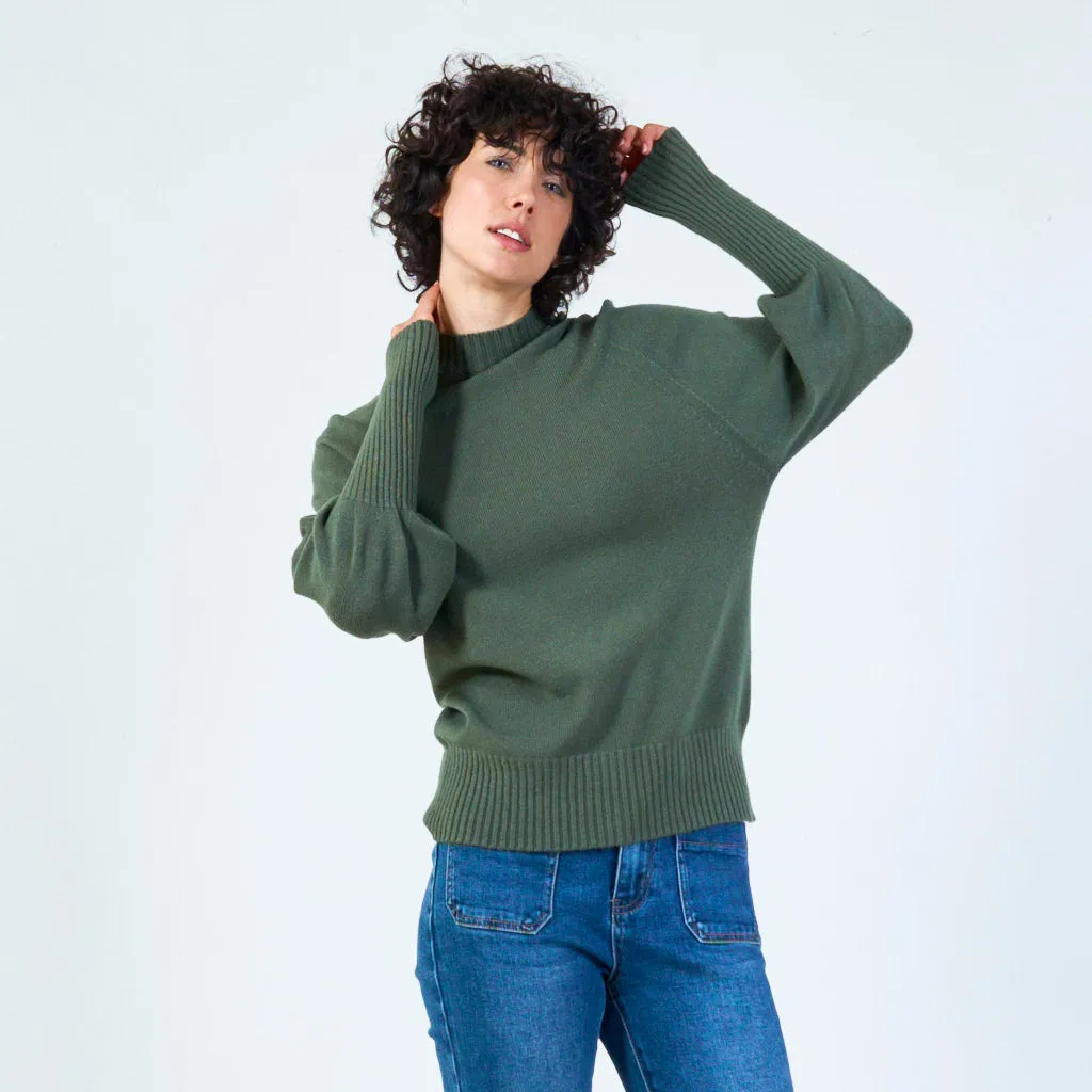 Ribbed crew neck sweater with relaxed fit wholesale