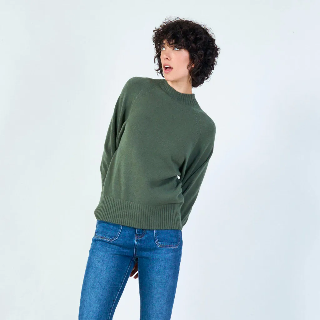 Ribbed crew neck sweater with relaxed fit wholesale