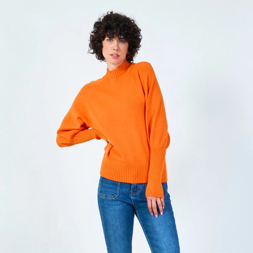 Ribbed crew neck sweater with relaxed fit wholesale