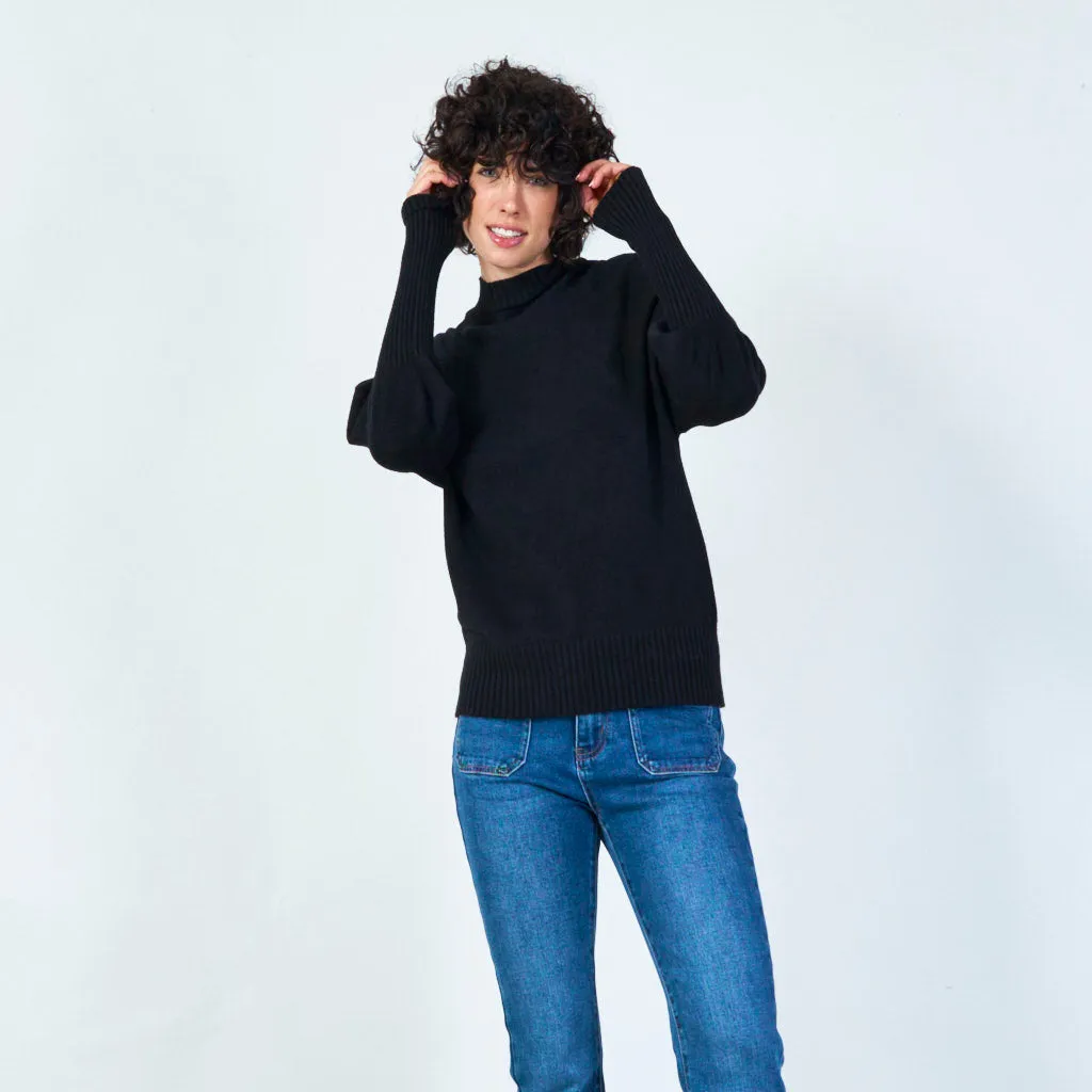 Ribbed crew neck sweater with relaxed fit wholesale